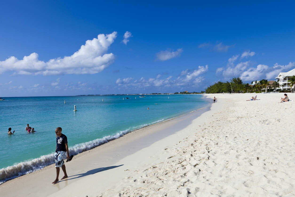 Пляж Seven Mile Beach Каймановы